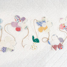 Load image into Gallery viewer, Vintage Quilt Daisy Garland
